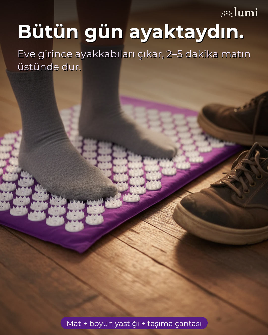 Çoraplı ayaklarla akupresür matının üzerinde durmak, ayak altı kullanım