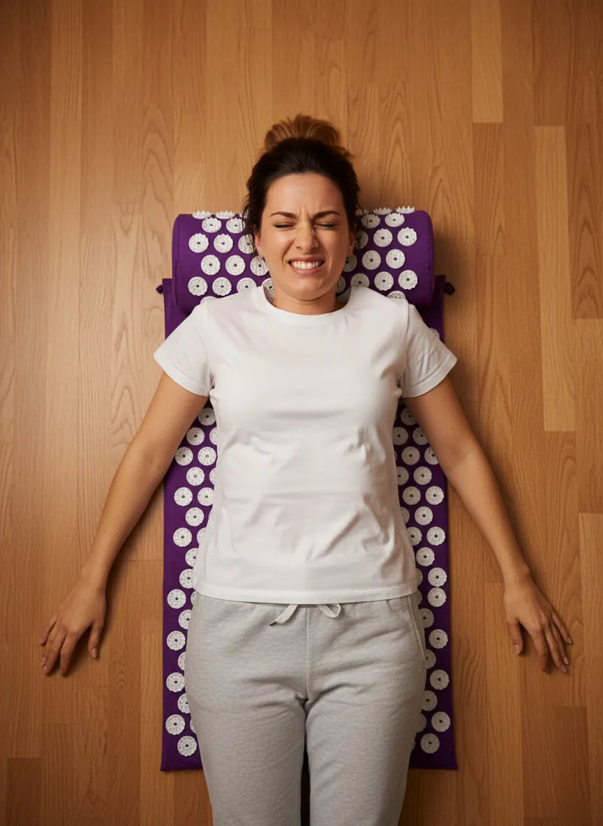 Akupresür matına ilk kez uzanan kadın